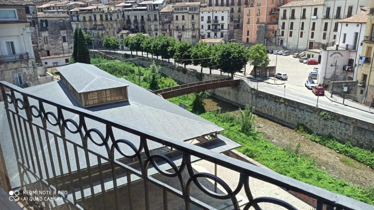 Palazzo Lupinacci - Dimora Storica Bed And Breakfast Cosenza Exterior photo
