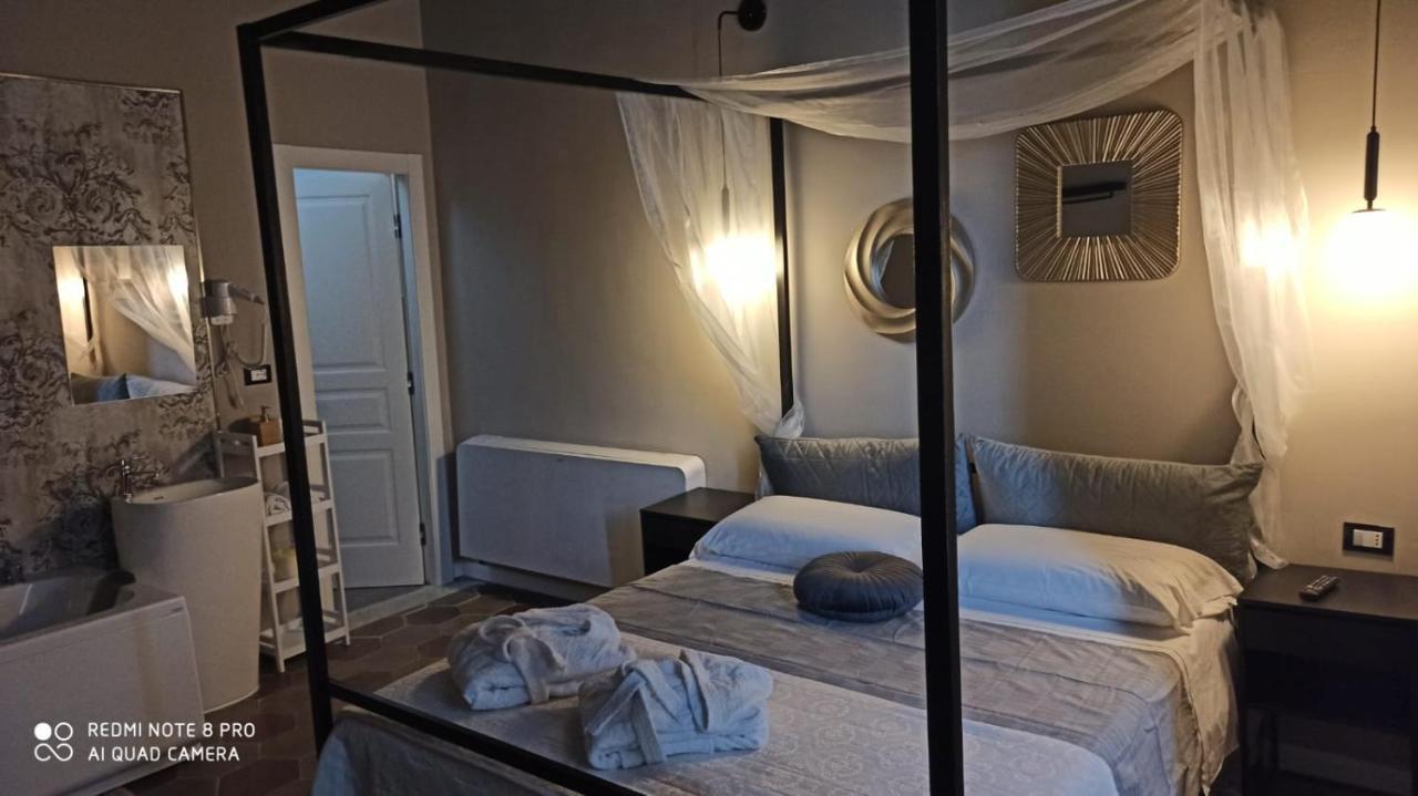 Palazzo Lupinacci - Dimora Storica Bed And Breakfast Cosenza Exterior photo